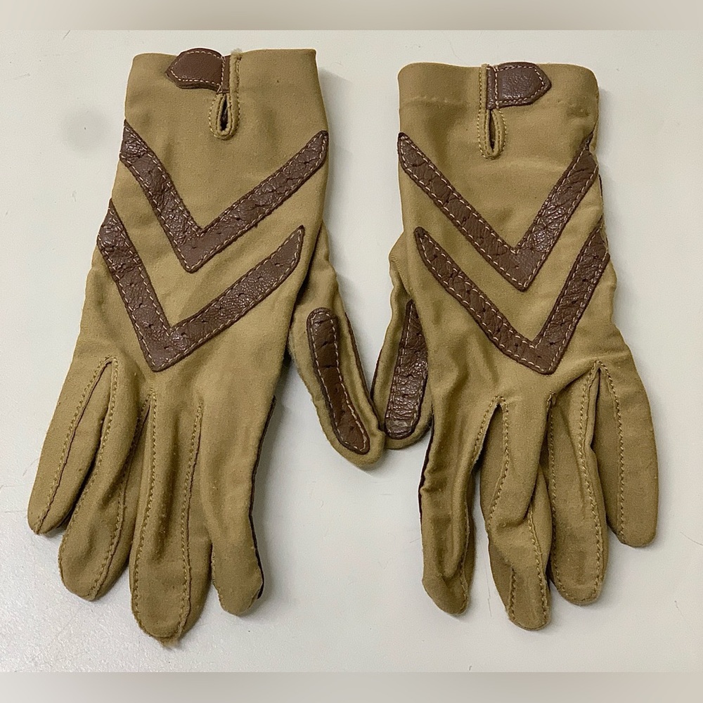 1970s Vintage Aris Isotoner Women's One Size Spandex Faux Leather Gloves